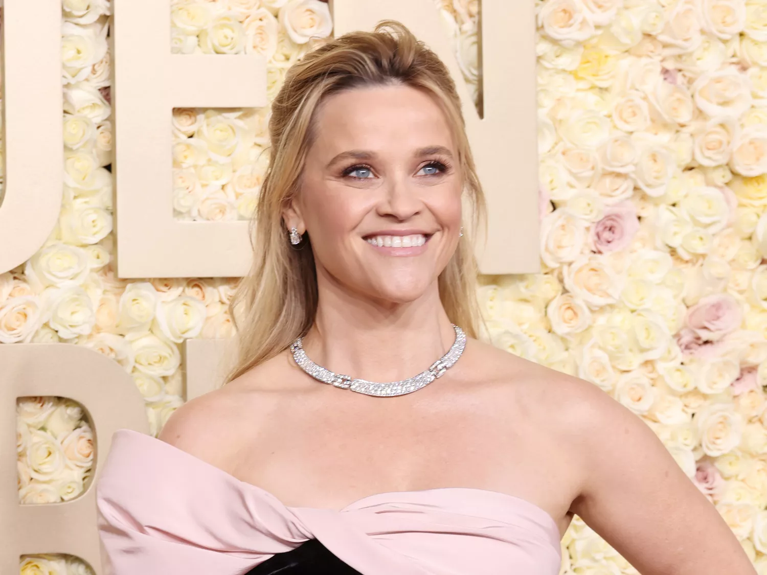 Reese Witherspoon Just Wore My Favorite Firming Skin Tint From a Jennifer Garner-Loved Brand